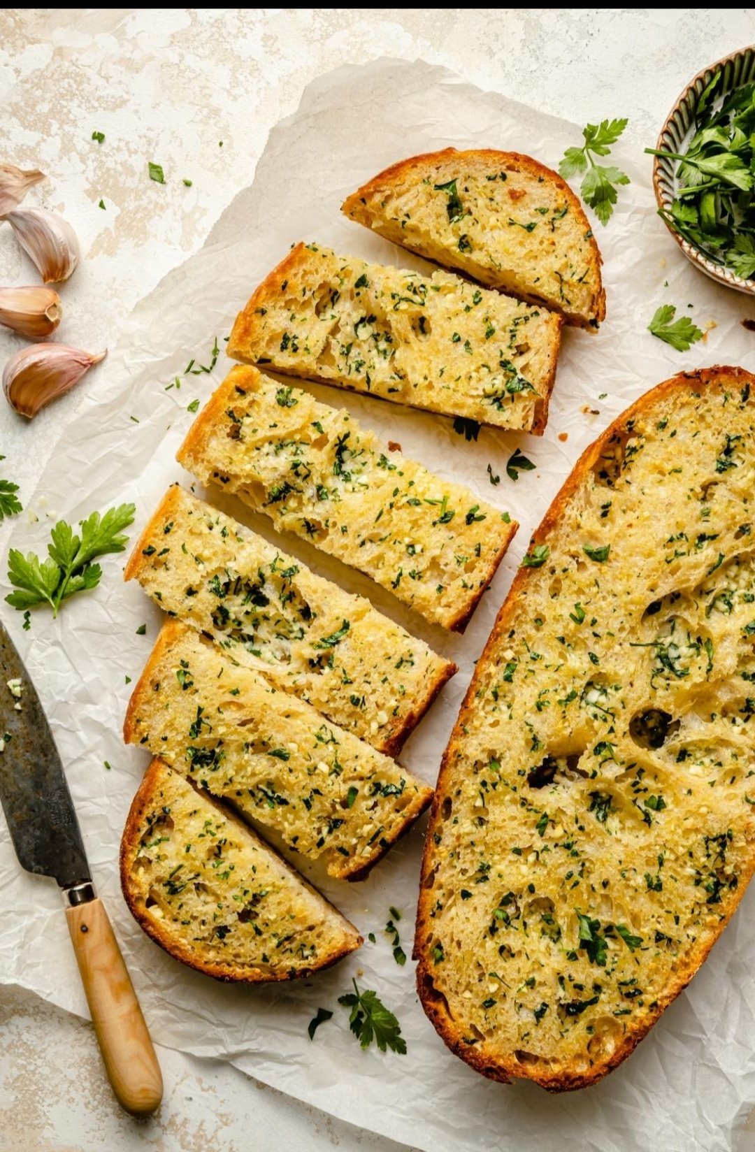 GARLIC BREAD
