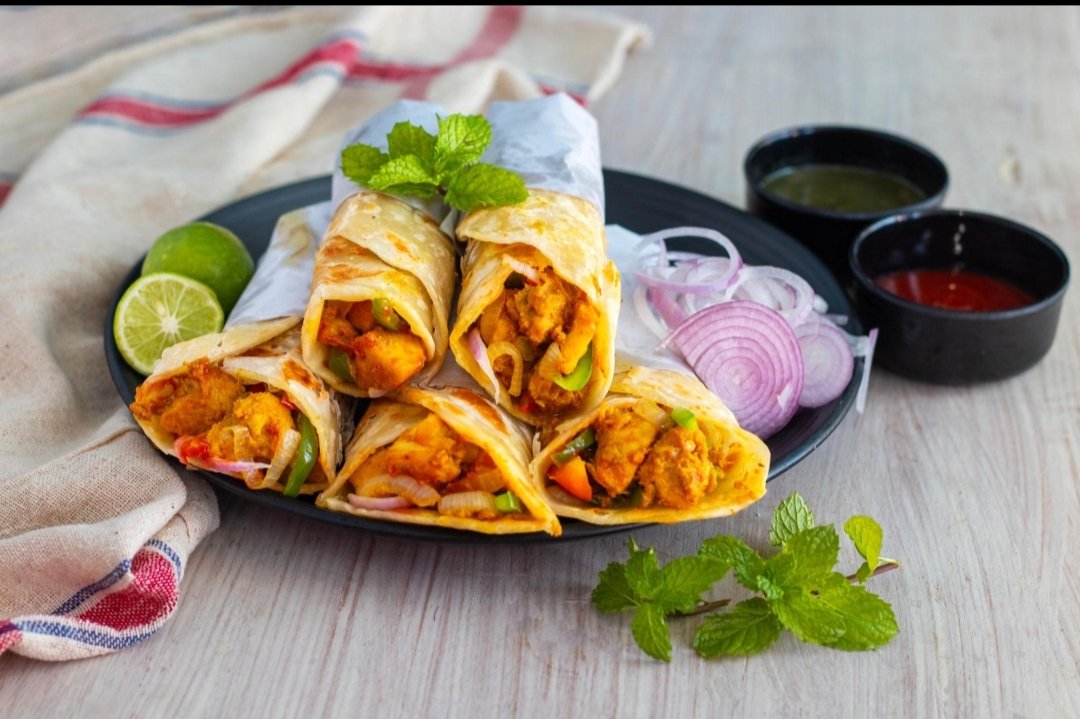 CHICKEN ROLL