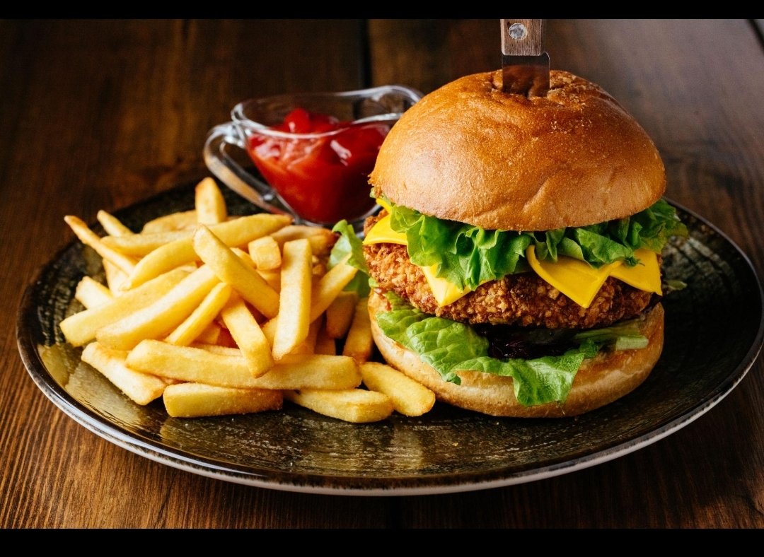 CHICKEN BURGER
